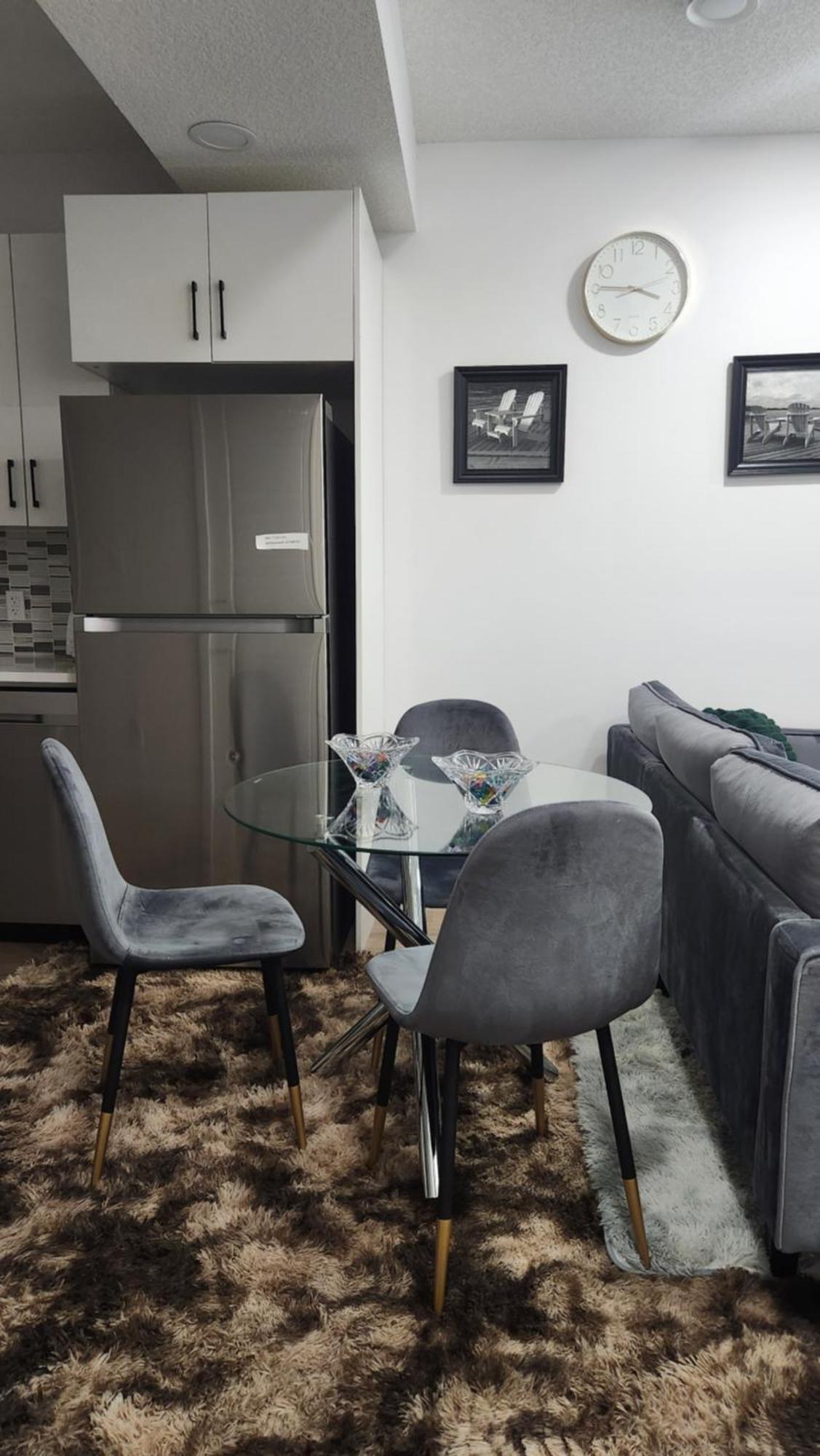 Modern 2 Bedroom Basement Suite At West Edmonton Luaran gambar