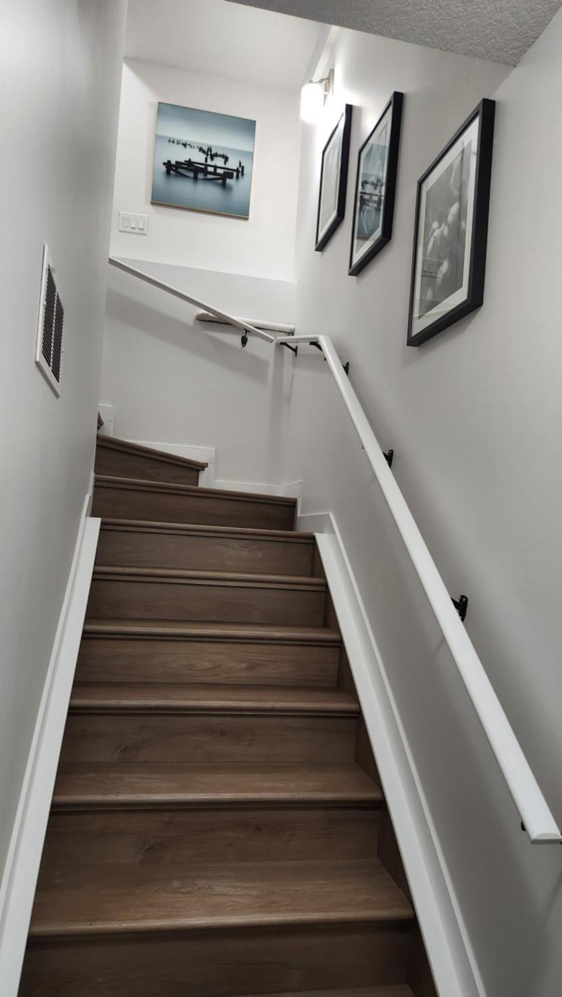 Modern 2 Bedroom Basement Suite At West Edmonton Luaran gambar