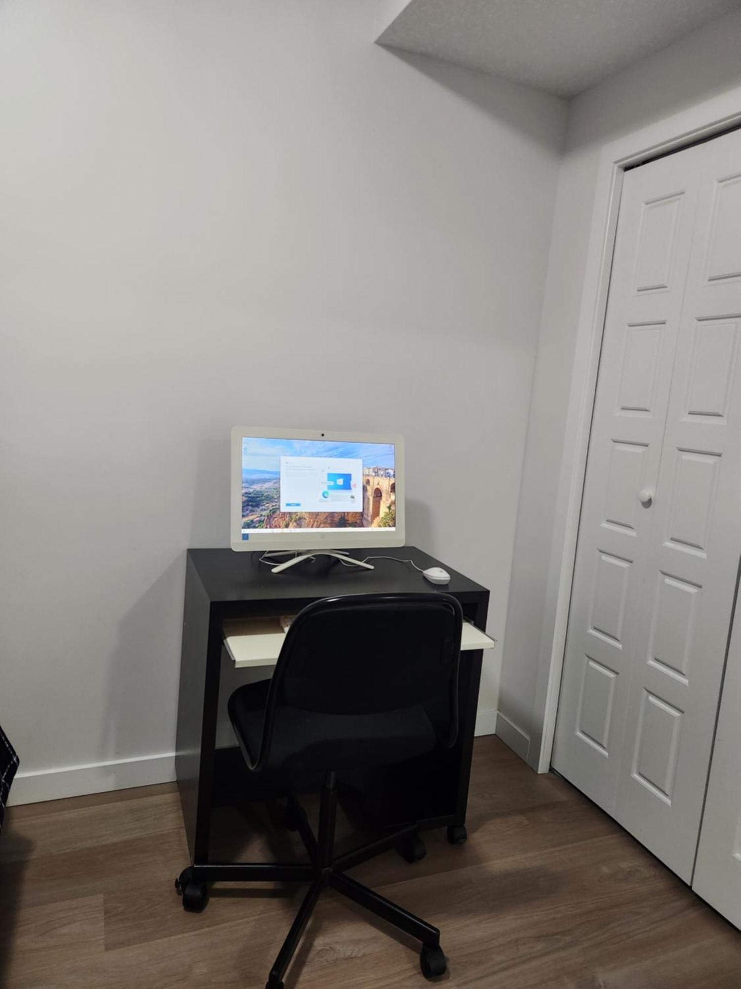 Modern 2 Bedroom Basement Suite At West Edmonton Luaran gambar